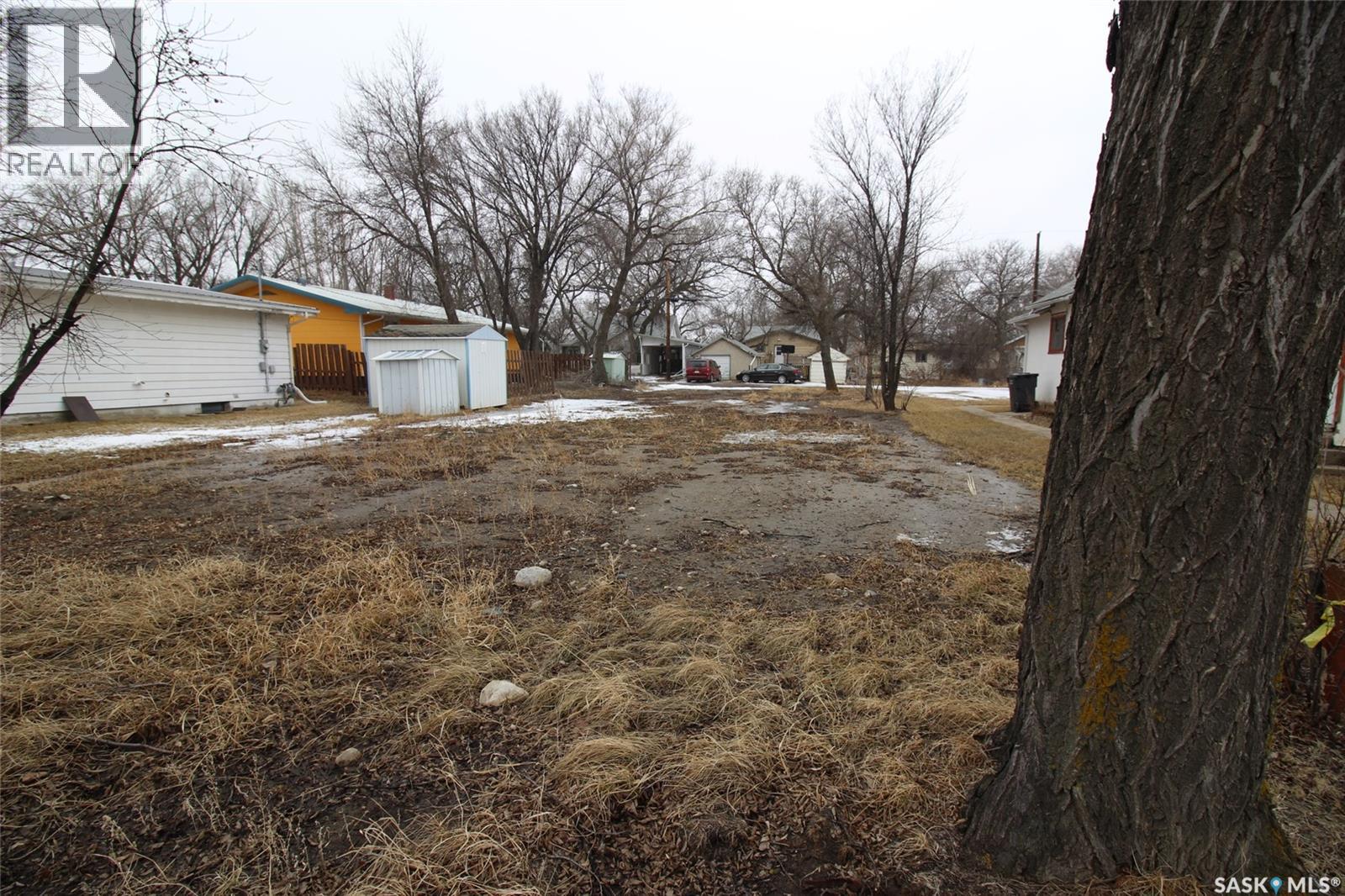 423 1st Street W, Shaunavon, Saskatchewan  S0N 2M0 - Photo 3 - SK030004