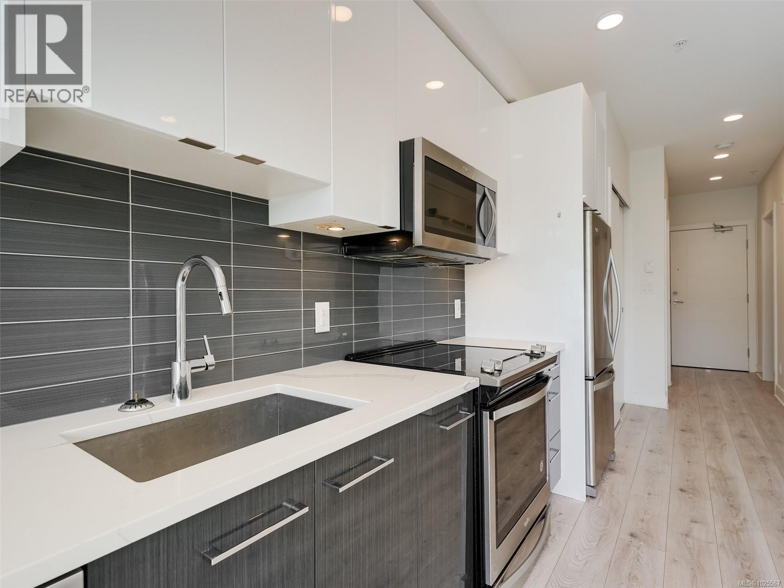 407 1311 Lakepoint Way, Langford, British Columbia  V9B 0S7 - Photo 9 - 1025567