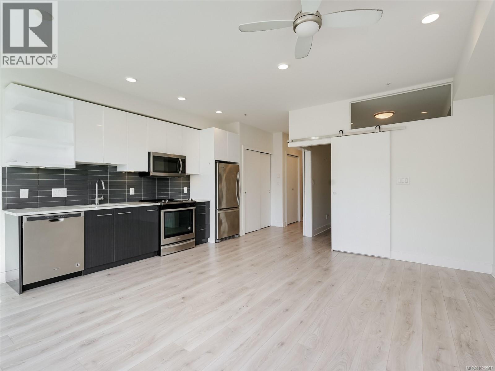 407 1311 Lakepoint Way, Langford, British Columbia  V9B 0S7 - Photo 4 - 1025567