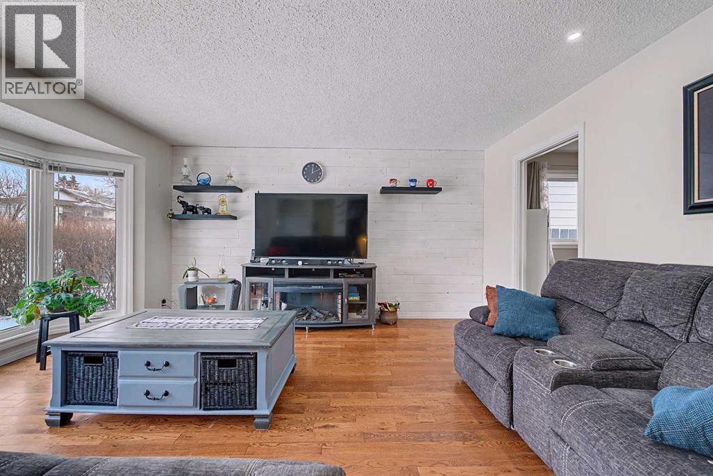 6331 Falton Road Ne, Calgary, Alberta  T3J 1J4 - Photo 4 - A2282561