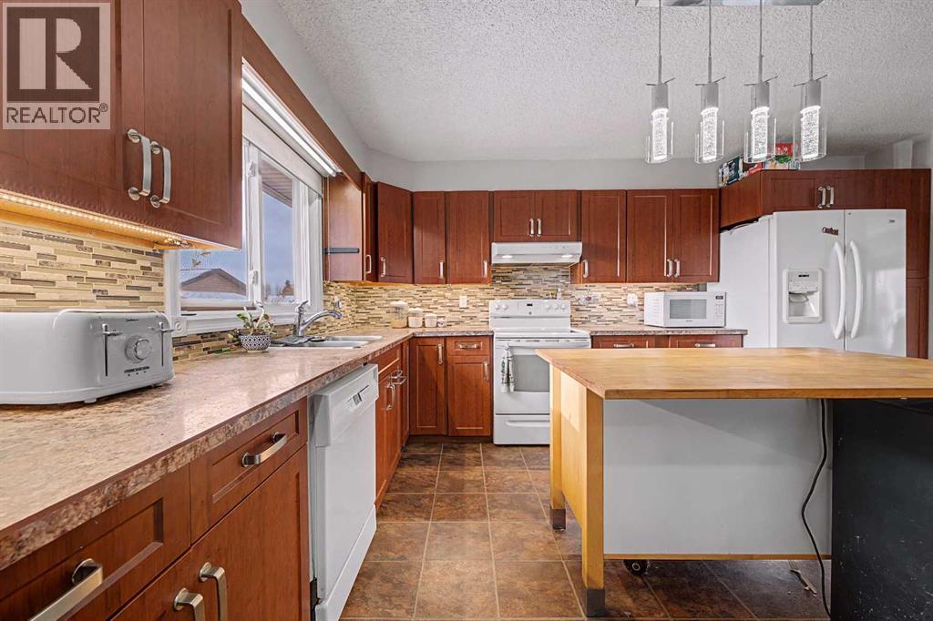 6331 Falton Road Ne, Calgary, Alberta  T3J 1J4 - Photo 6 - A2282561