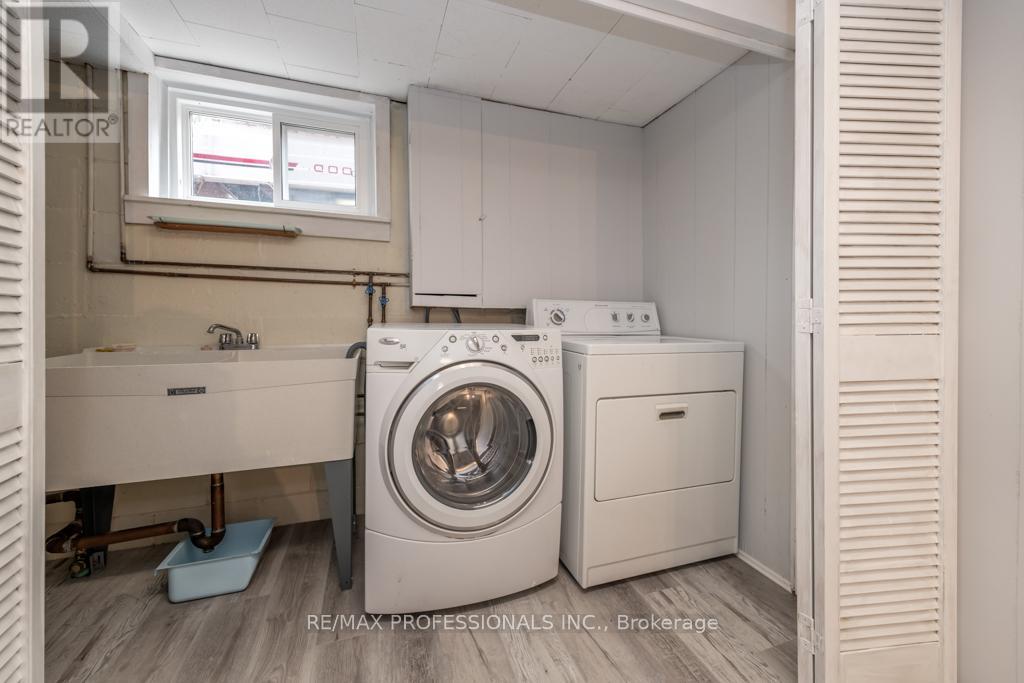 143 Treeview Drive, Toronto, Ontario  M8W 4C4 - Photo 14 - W12863846