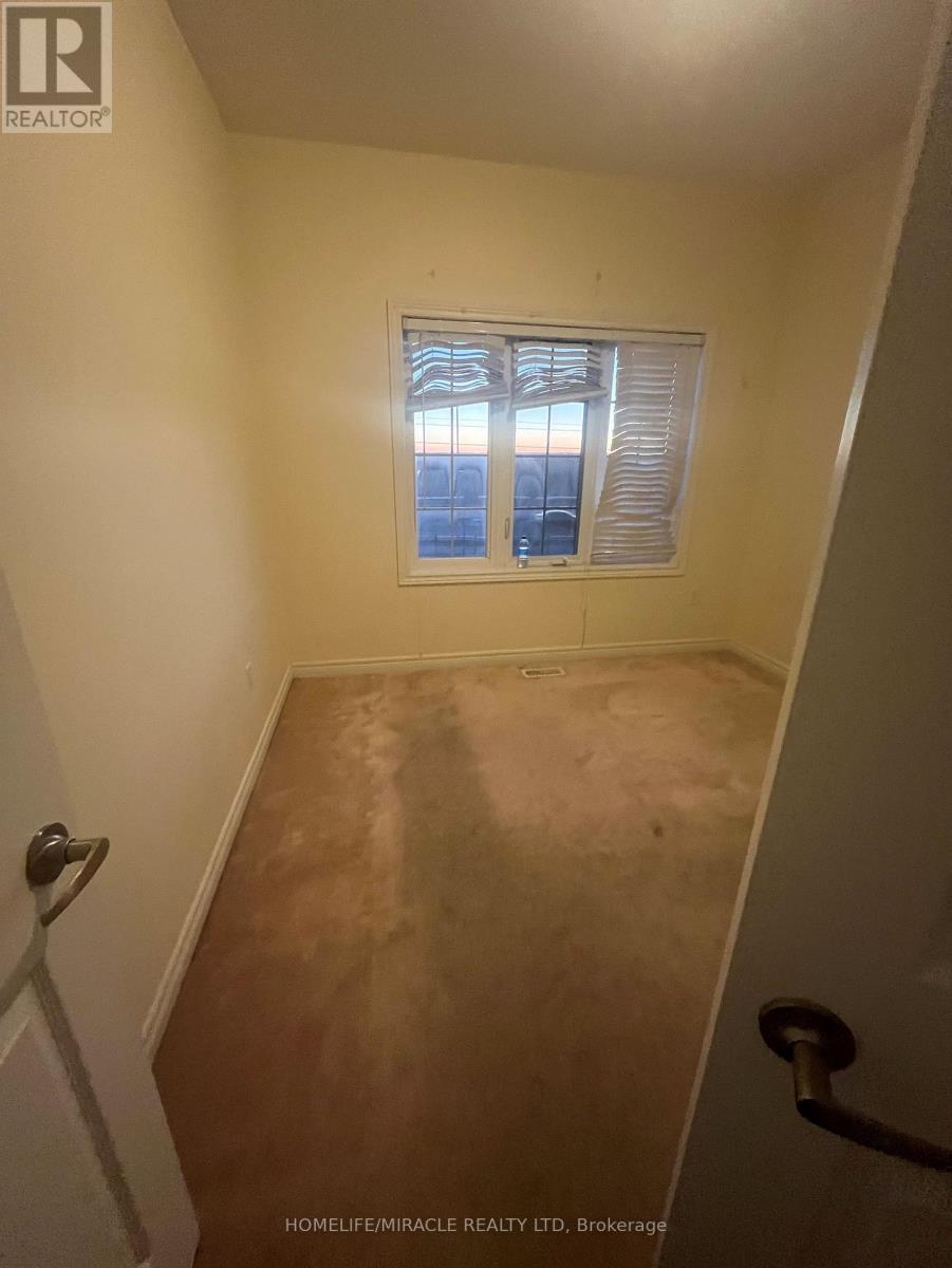 Upper - 37 Vezna Crescent, Brampton, Ontario  L6X 5K4 - Photo 12 - W12863850