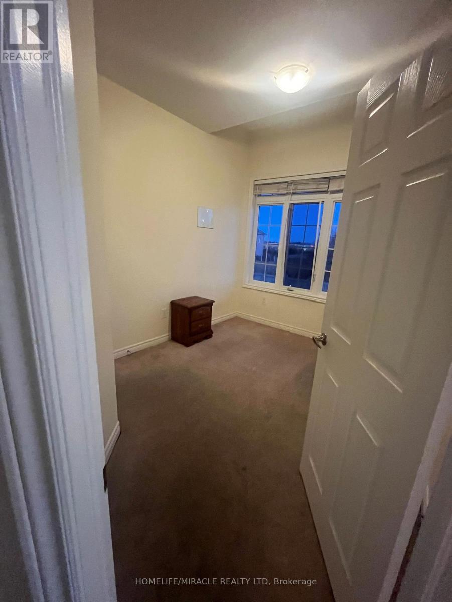 Upper - 37 Vezna Crescent, Brampton, Ontario  L6X 5K4 - Photo 17 - W12863850