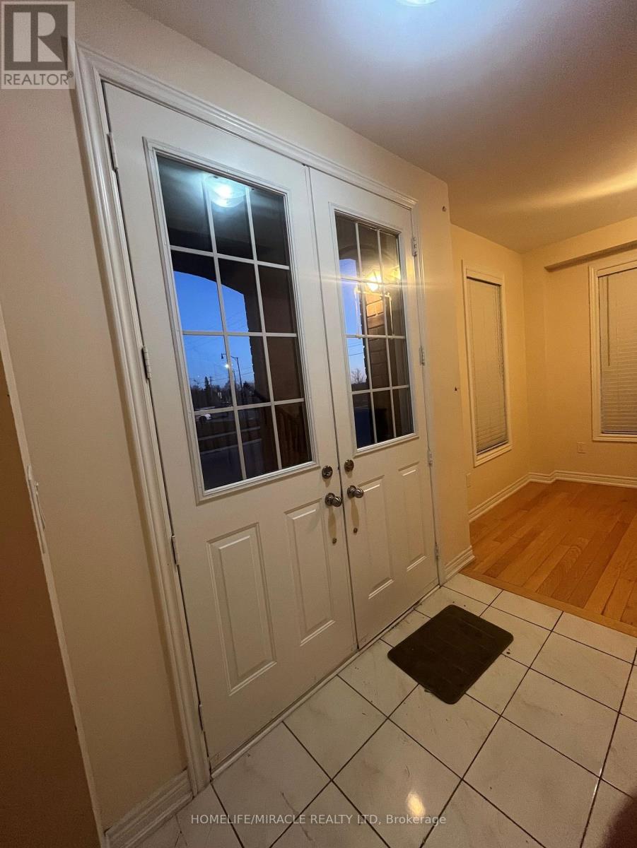 Upper - 37 Vezna Crescent, Brampton, Ontario  L6X 5K4 - Photo 6 - W12863850