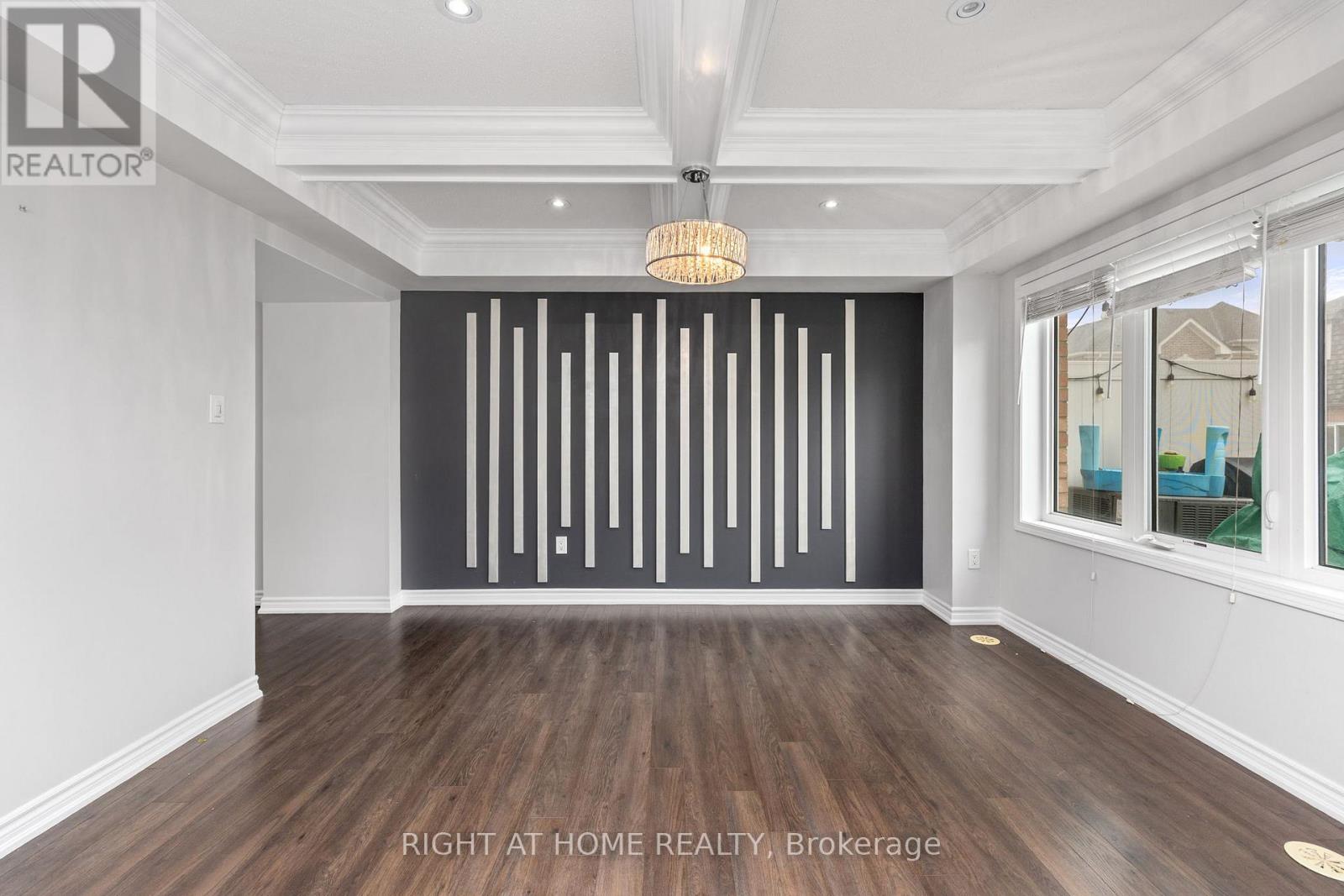 260 Ellen Davidson Drive, Oakville, Ontario  L6M 0V2 - Photo 14 - W12863868