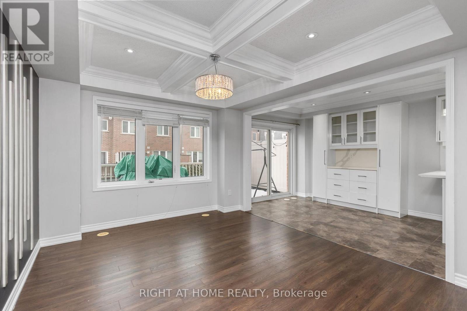 260 Ellen Davidson Drive, Oakville, Ontario  L6M 0V2 - Photo 15 - W12863868