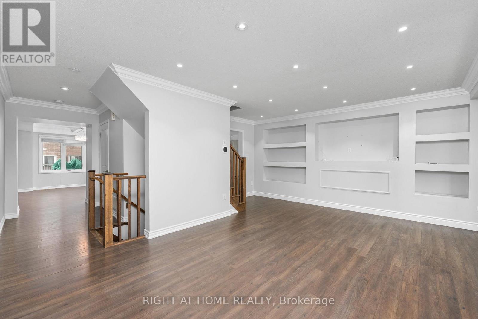 260 Ellen Davidson Drive, Oakville, Ontario  L6M 0V2 - Photo 18 - W12863868