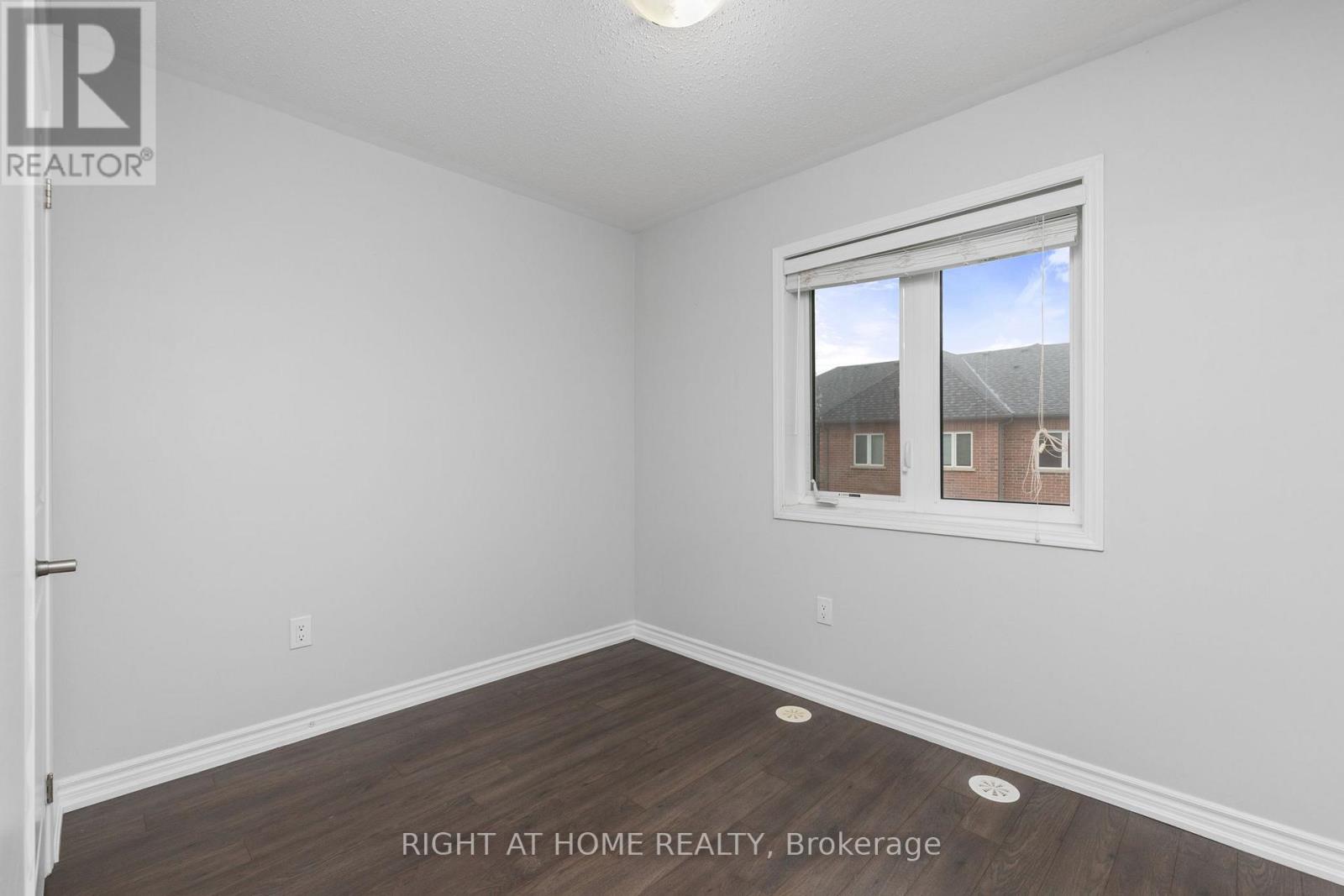 260 Ellen Davidson Drive, Oakville, Ontario  L6M 0V2 - Photo 24 - W12863868