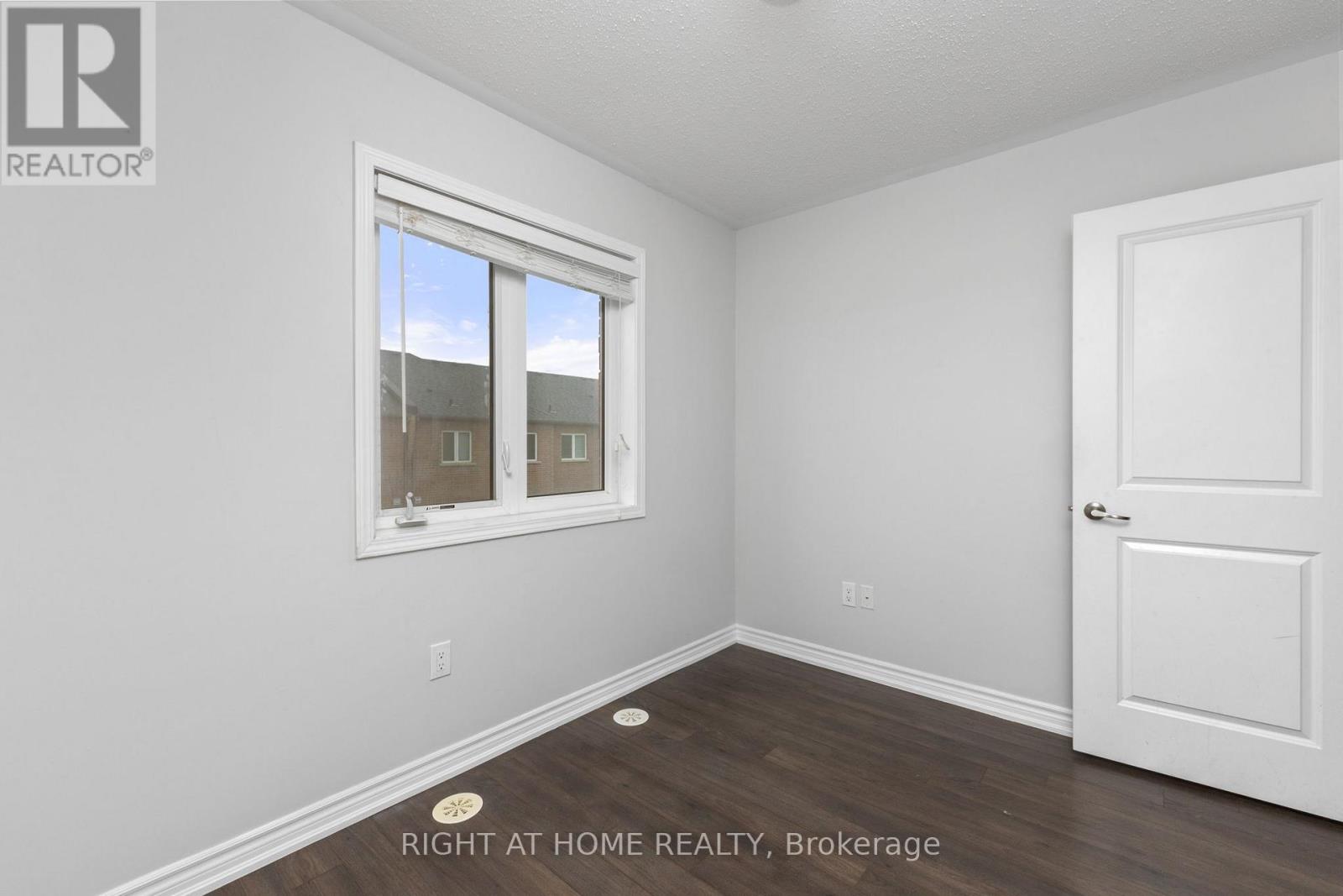 260 Ellen Davidson Drive, Oakville, Ontario  L6M 0V2 - Photo 25 - W12863868