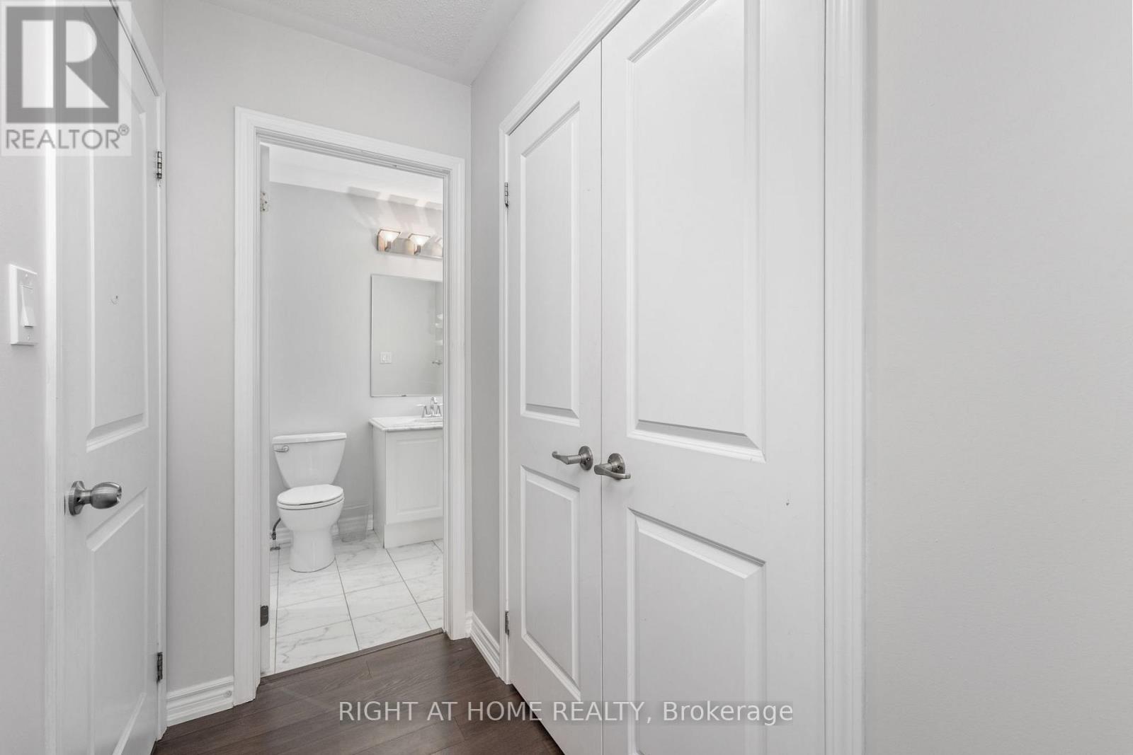 260 Ellen Davidson Drive, Oakville, Ontario  L6M 0V2 - Photo 30 - W12863868