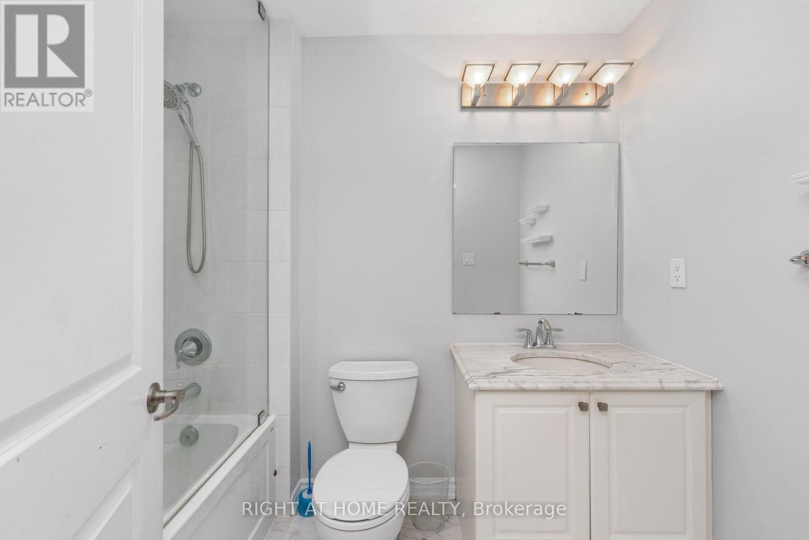 260 Ellen Davidson Drive, Oakville, Ontario  L6M 0V2 - Photo 31 - W12863868