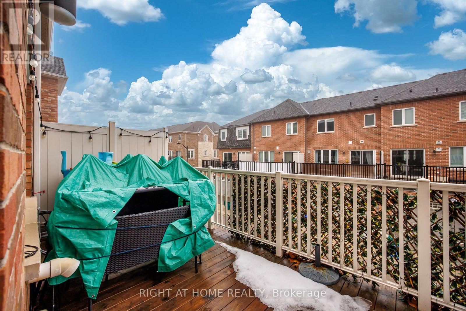 260 Ellen Davidson Drive, Oakville, Ontario  L6M 0V2 - Photo 6 - W12863868