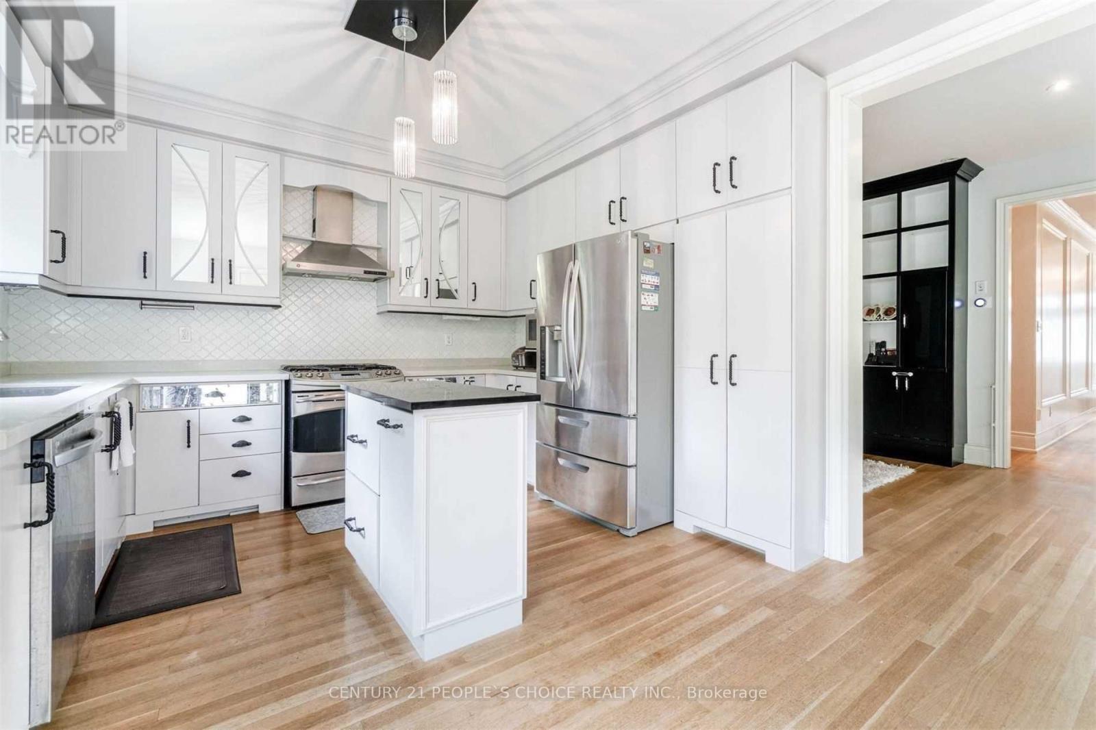 Upper - 5609 Meadowcrest Avenue, Mississauga, Ontario  L5M 0V1 - Photo 12 - W12863890