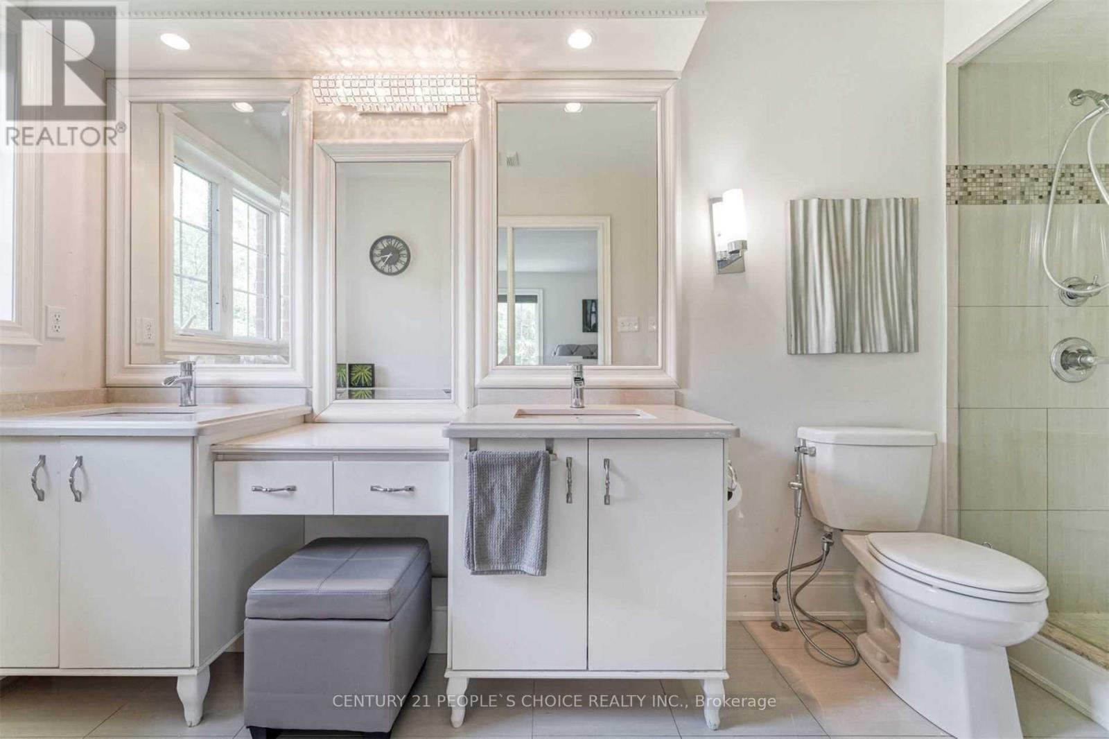 Upper - 5609 Meadowcrest Avenue, Mississauga, Ontario  L5M 0V1 - Photo 18 - W12863890