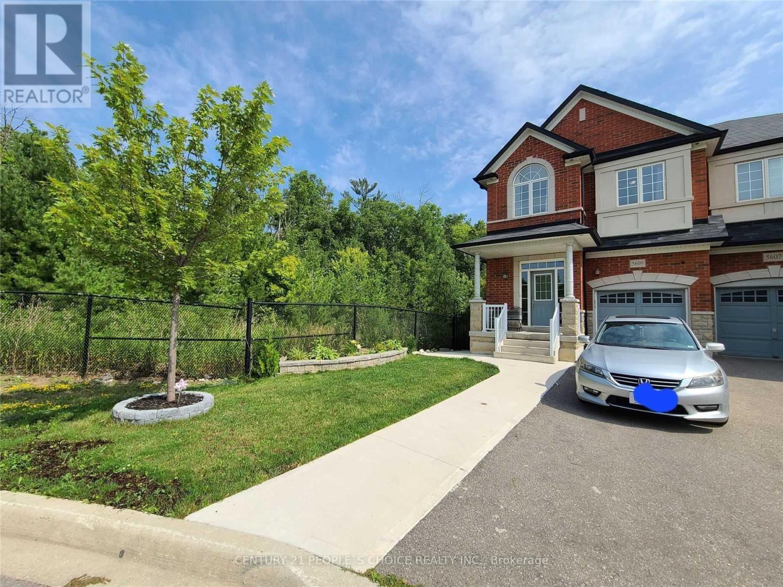 Upper - 5609 Meadowcrest Avenue, Mississauga, Ontario  L5M 0V1 - Photo 3 - W12863890