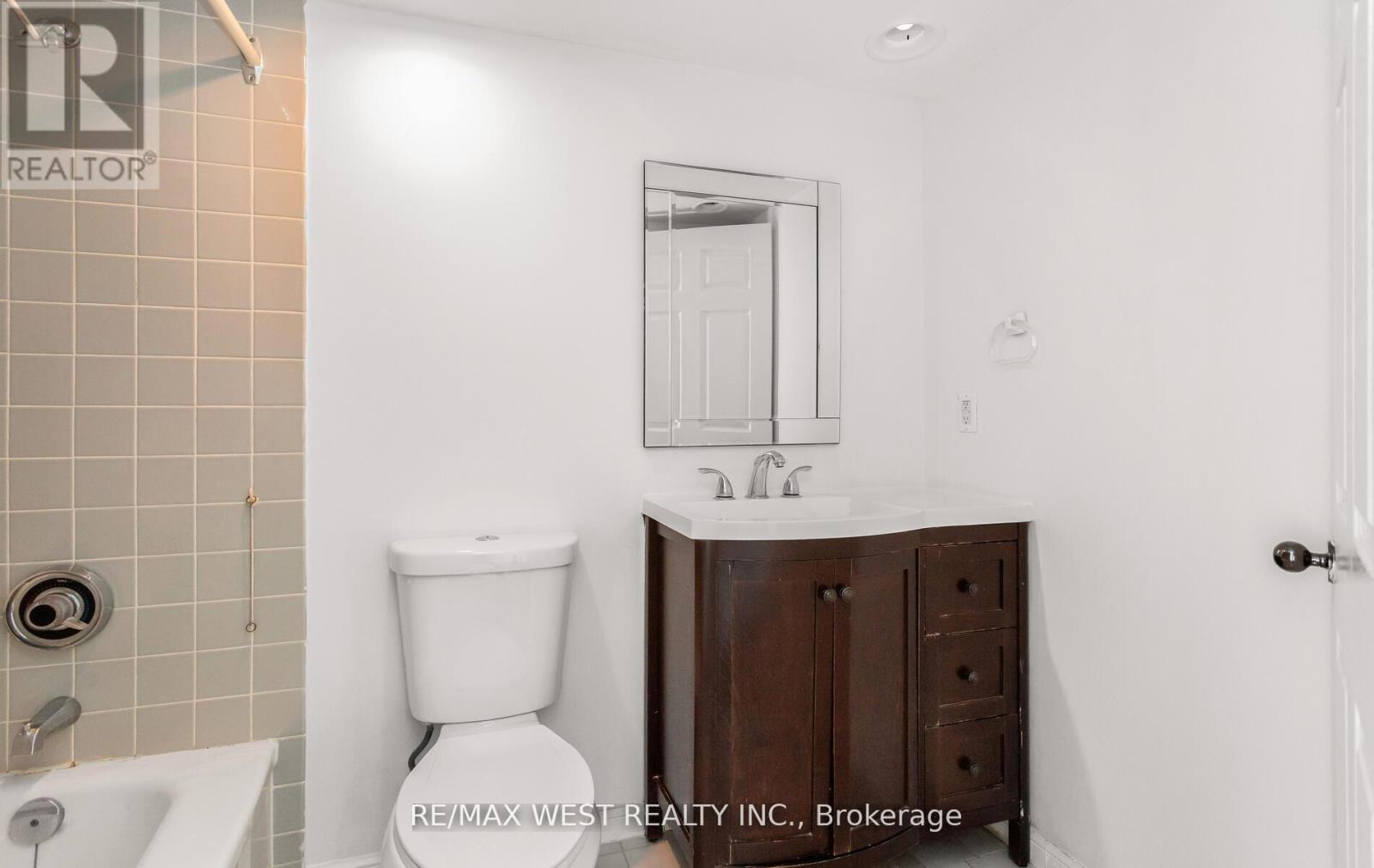 #1510 - 50 Eglinton Avenue W, Mississauga, Ontario  L5R 3P5 - Photo 14 - W12863944