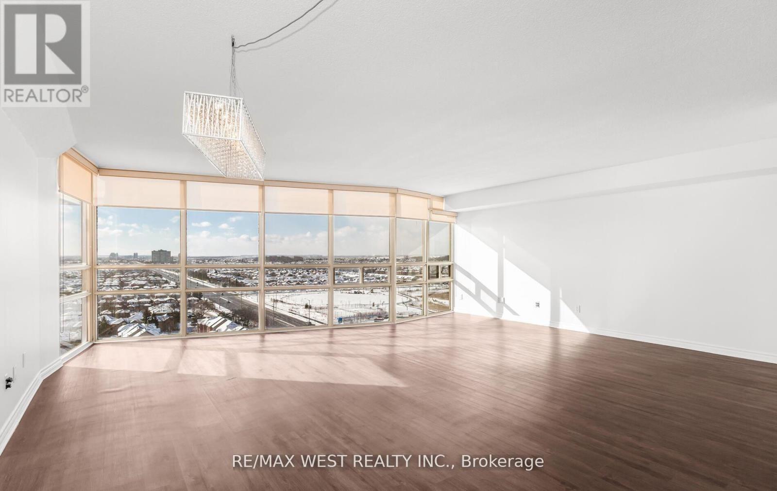 #1510 - 50 Eglinton Avenue W, Mississauga, Ontario  L5R 3P5 - Photo 7 - W12863944