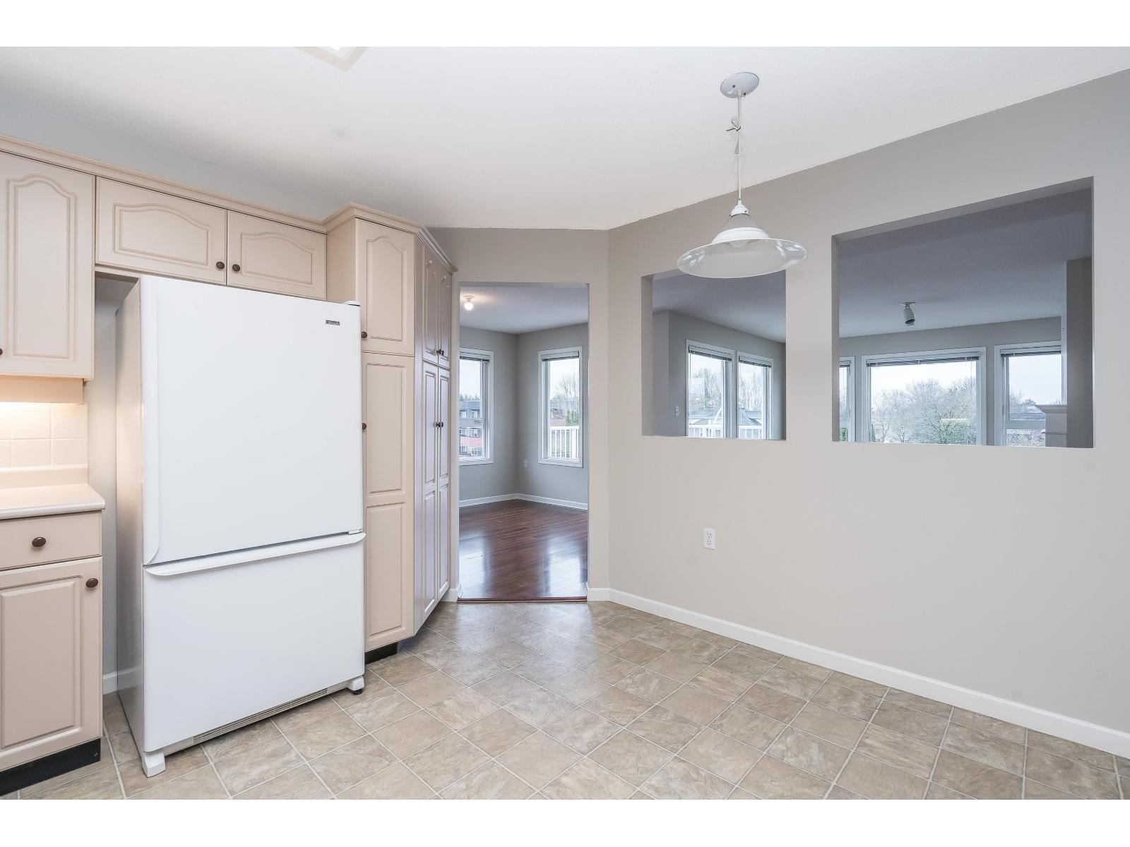 301 17740 58a Avenue, Surrey, British Columbia  V3S 8M5 - Photo 6 - R3097250