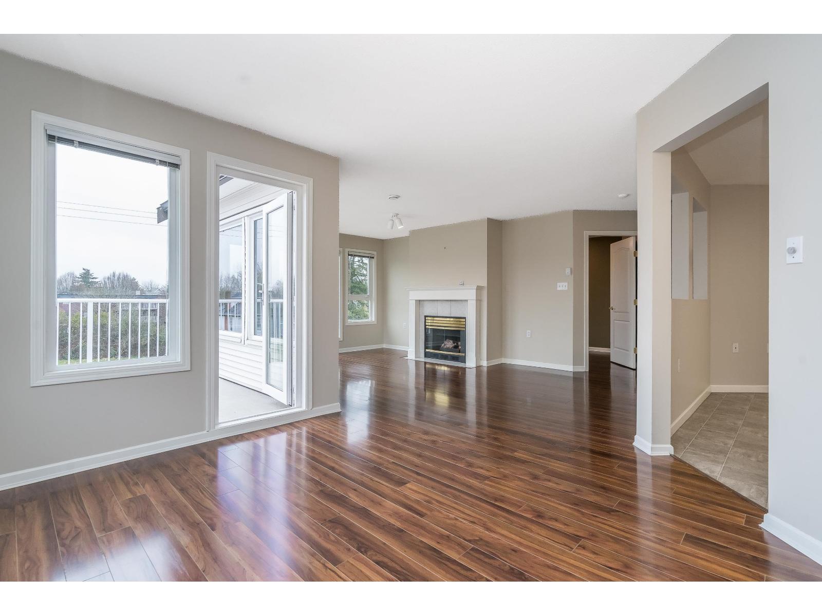 301 17740 58a Avenue, Surrey, British Columbia  V3S 8M5 - Photo 11 - R3097250