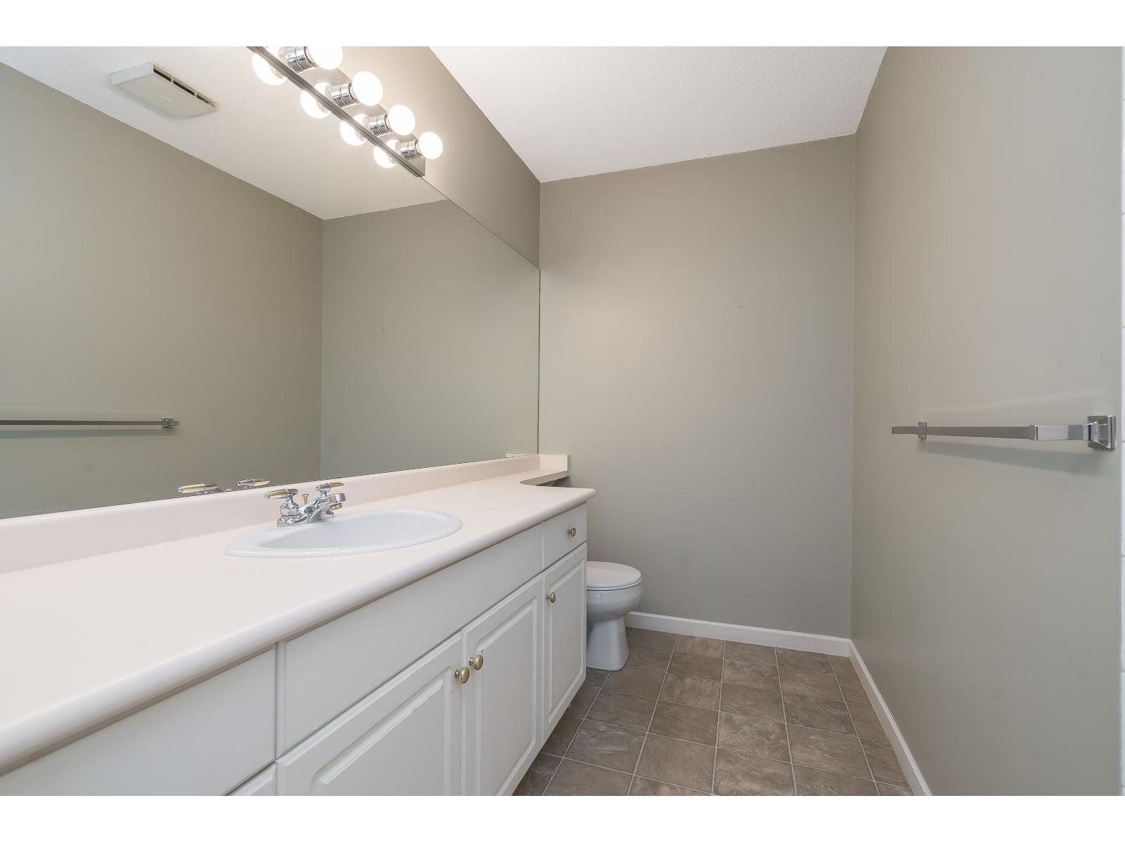 301 17740 58a Avenue, Surrey, British Columbia  V3S 8M5 - Photo 27 - R3097250