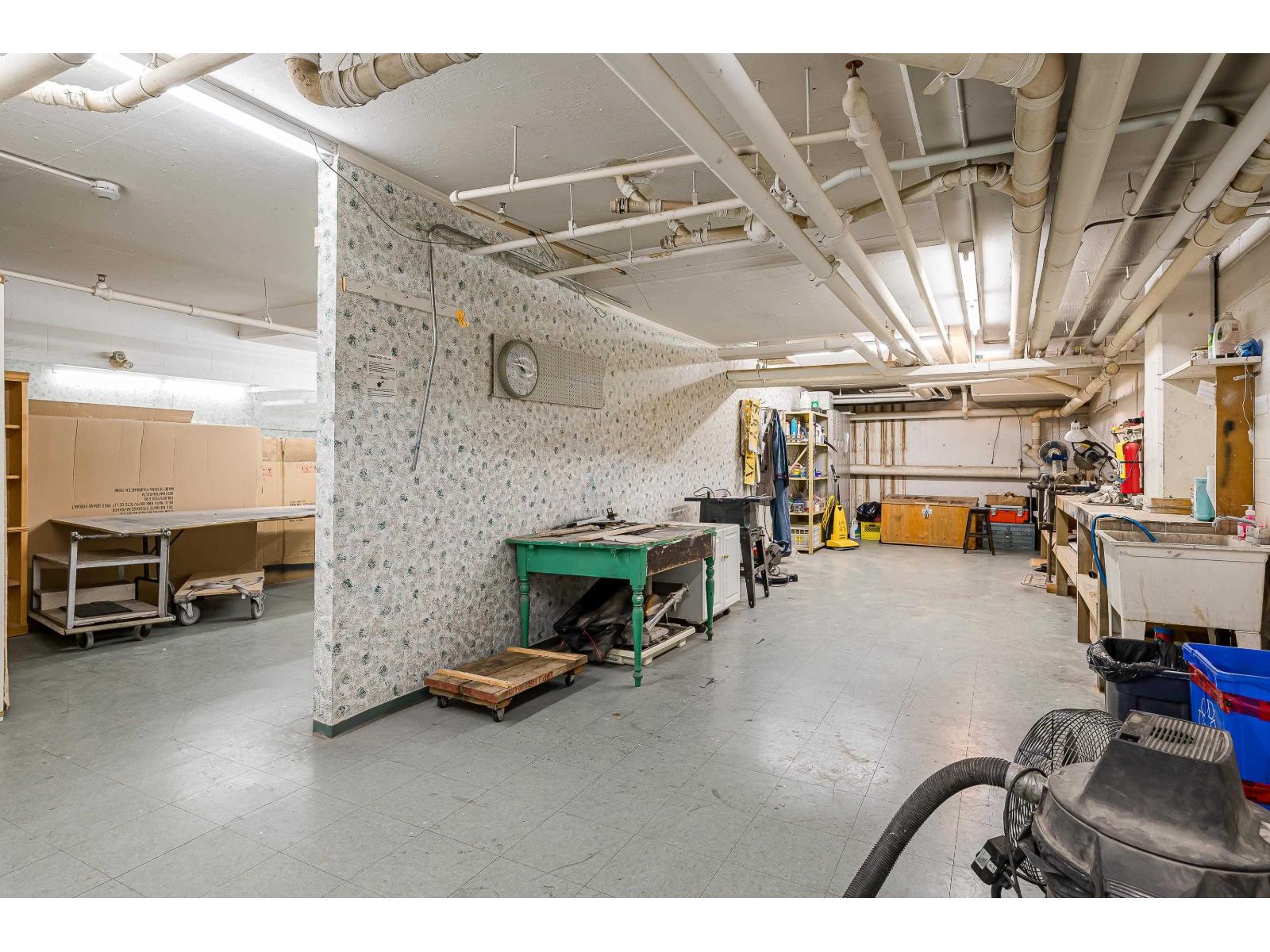 301 17740 58a Avenue, Surrey, British Columbia  V3S 8M5 - Photo 36 - R3097250