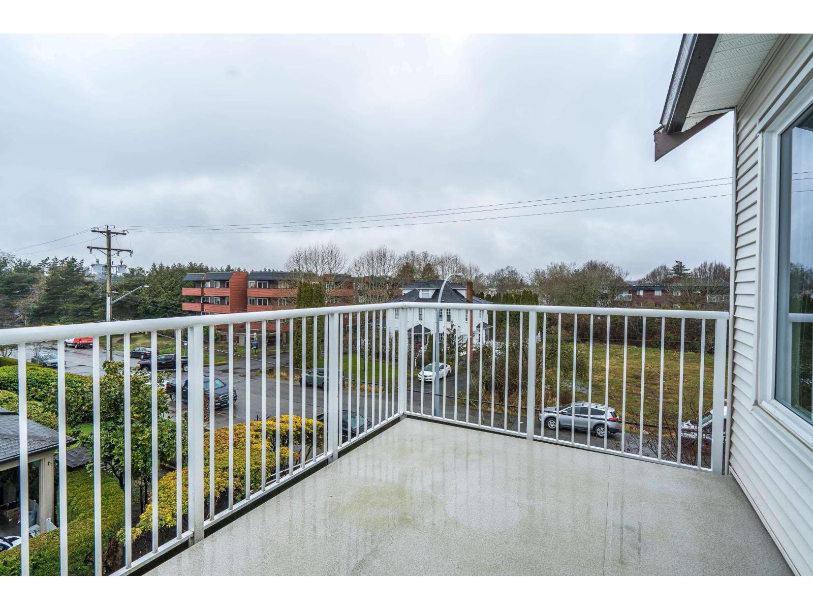 301 17740 58a Avenue, Surrey, British Columbia  V3S 8M5 - Photo 30 - R3097250