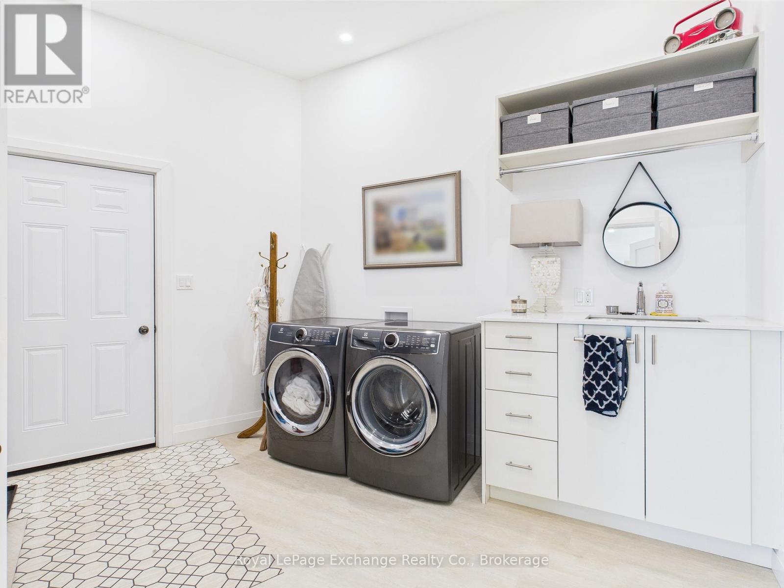 12 Sunset Place, Huron-Kinloss, Ontario  N2Z 0G6 - Photo 37 - X12746466