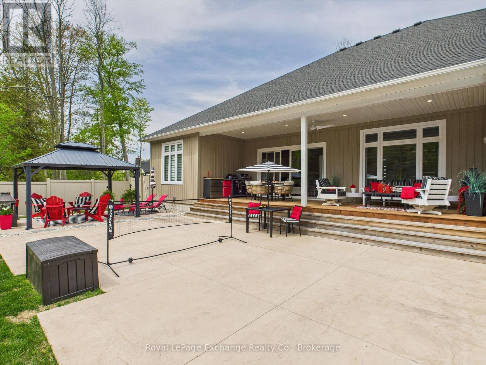 12 Sunset Place, Huron-Kinloss, Ontario  N2Z 0G6 - Photo 40 - X12746466