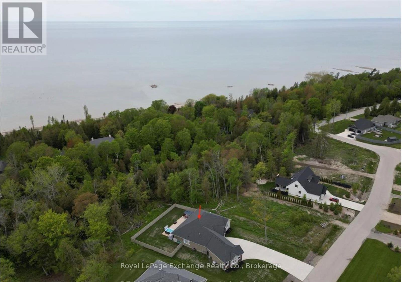 12 Sunset Place, Huron-Kinloss, Ontario  N2Z 0G6 - Photo 44 - X12746466