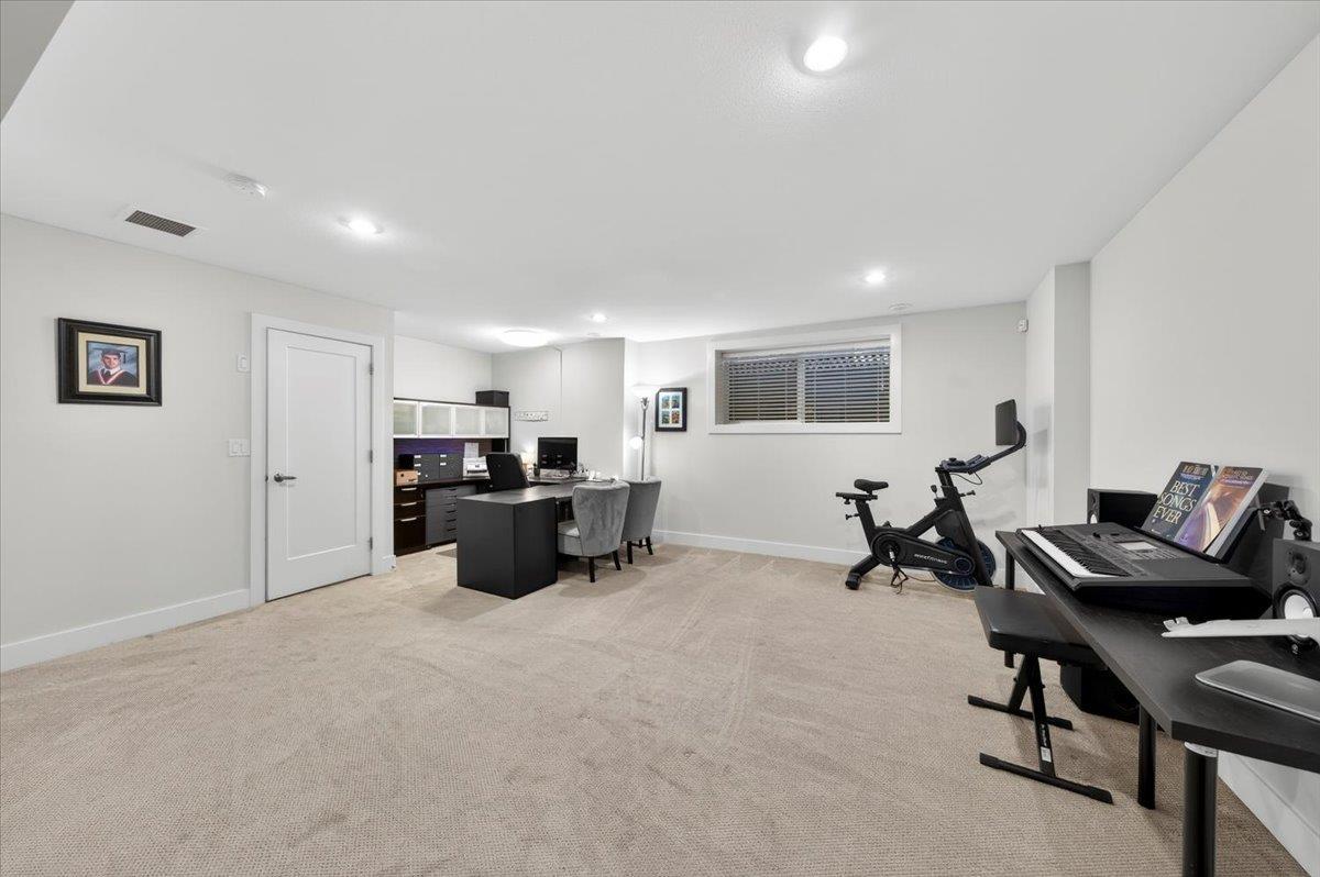 32579 Ross Drive, Mission, British Columbia  V2V 0G4 - Photo 17 - R3097541