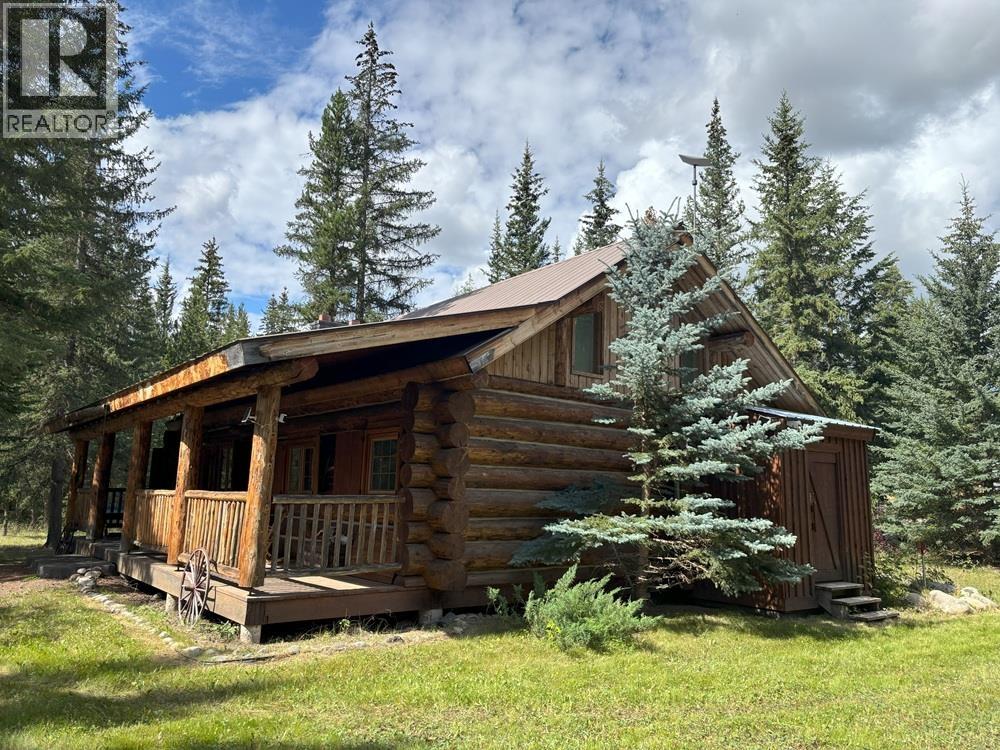 1500 Hutchison Road, 70 Mile House, British Columbia  V0K 2K0 - Photo 1 - R3097778