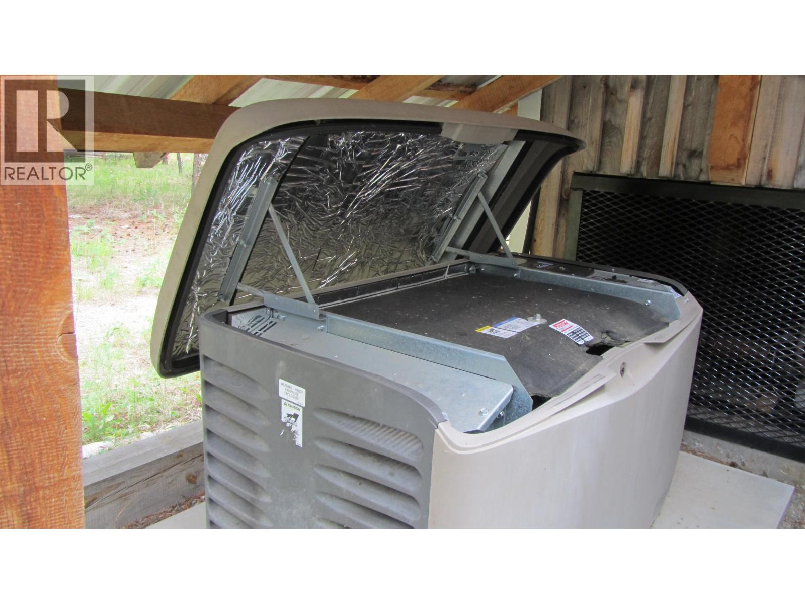 1500 Hutchison Road, 70 Mile House, British Columbia  V0K 2K0 - Photo 29 - R3097778