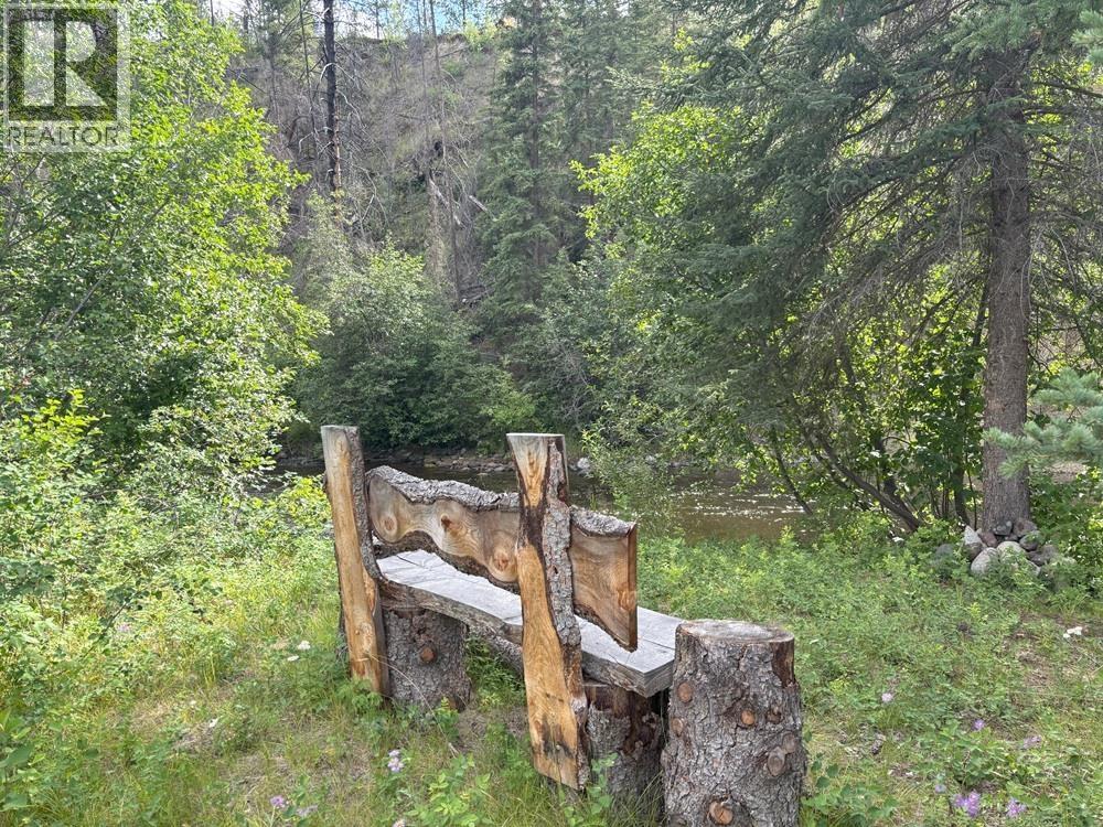 1500 Hutchison Road, 70 Mile House, British Columbia  V0K 2K0 - Photo 32 - R3097778