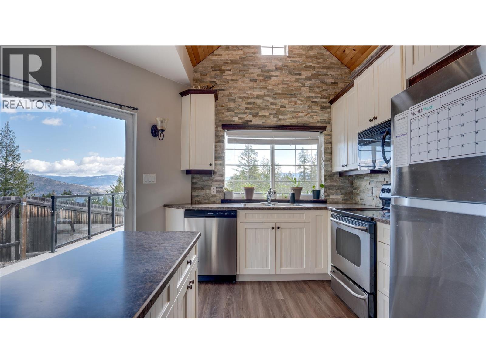 354 Lakewood Road, Vernon, British Columbia  V1H 2B9 - Photo 18 - 10378675