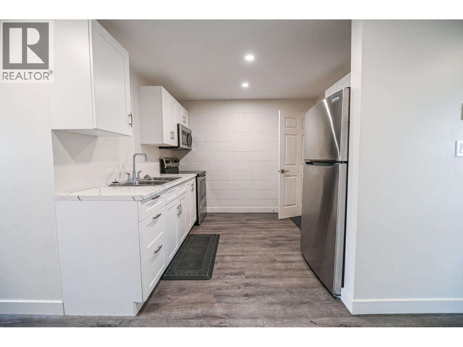 9418 Airport Access Road, Cranbrook, British Columbia  V1C 7E4 - Photo 16 - 10378666