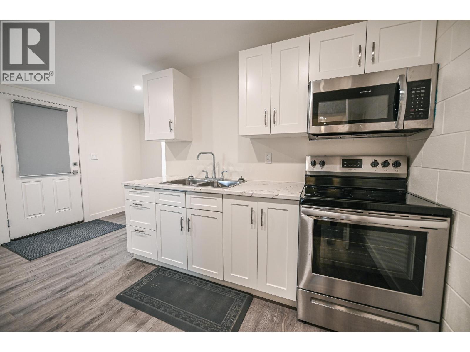 9418 Airport Access Road, Cranbrook, British Columbia  V1C 7E4 - Photo 17 - 10378666