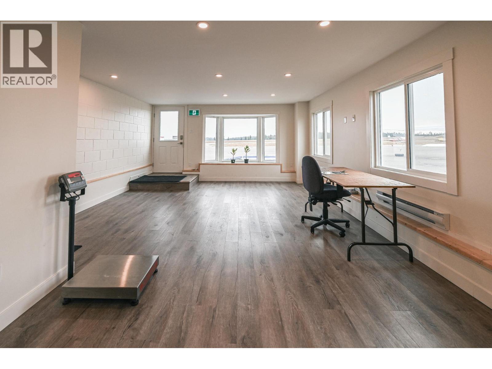 9418 Airport Access Road, Cranbrook, British Columbia  V1C 7E4 - Photo 2 - 10378666