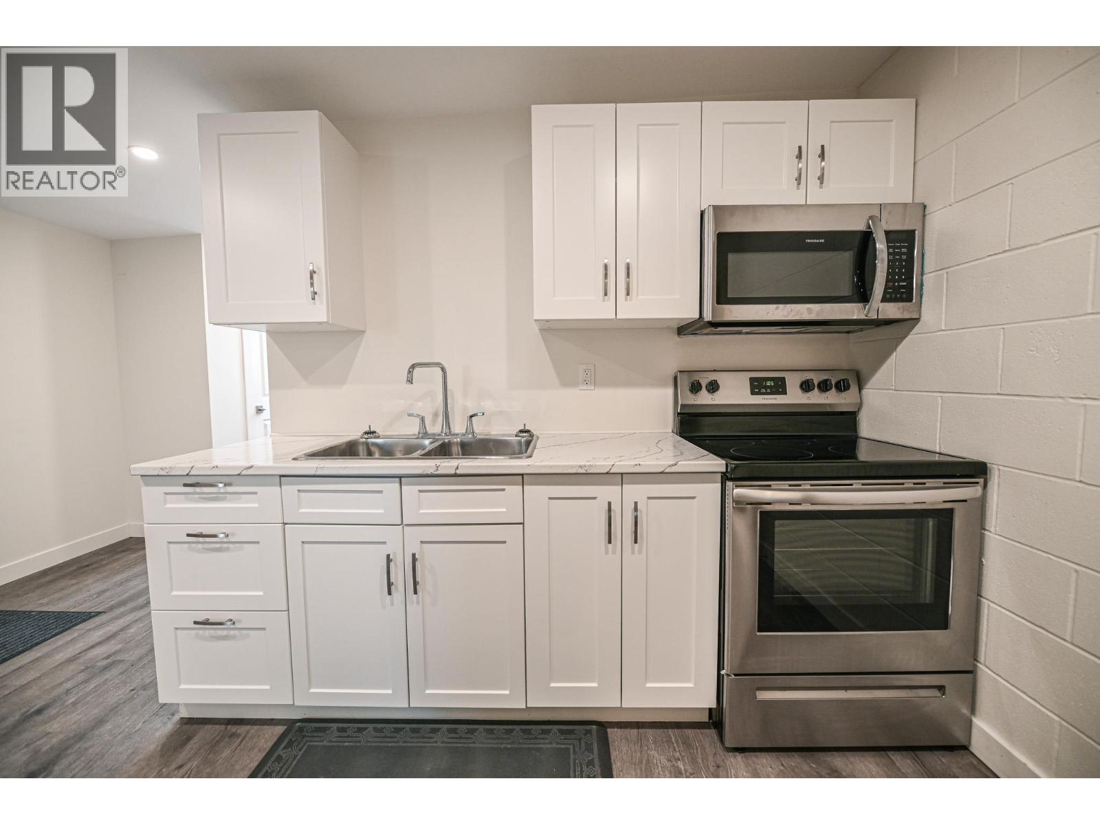 9418 Airport Access Road, Cranbrook, British Columbia  V1C 7E4 - Photo 6 - 10378666