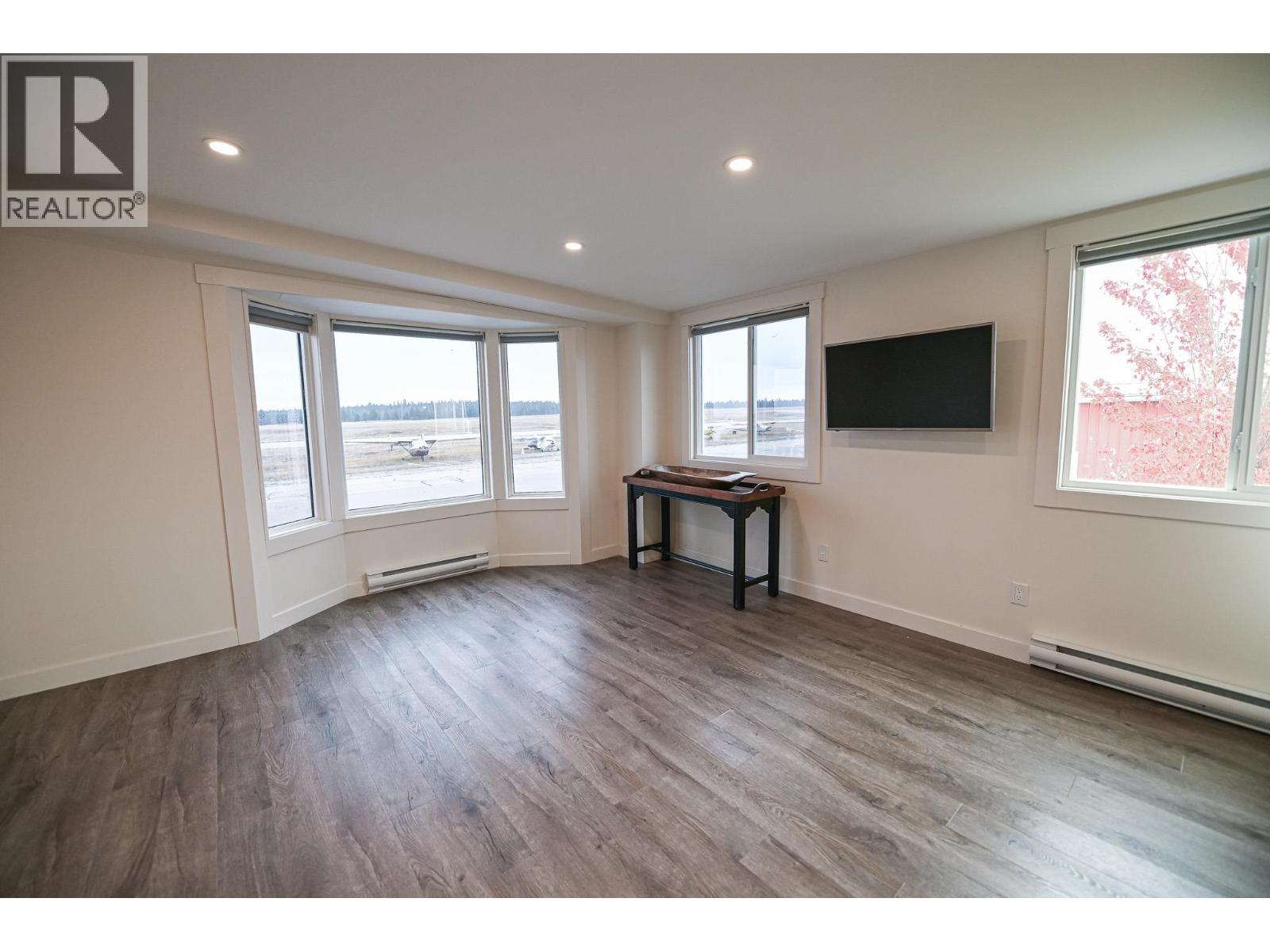 9418 Airport Access Road, Cranbrook, British Columbia  V1C 7E4 - Photo 8 - 10378666