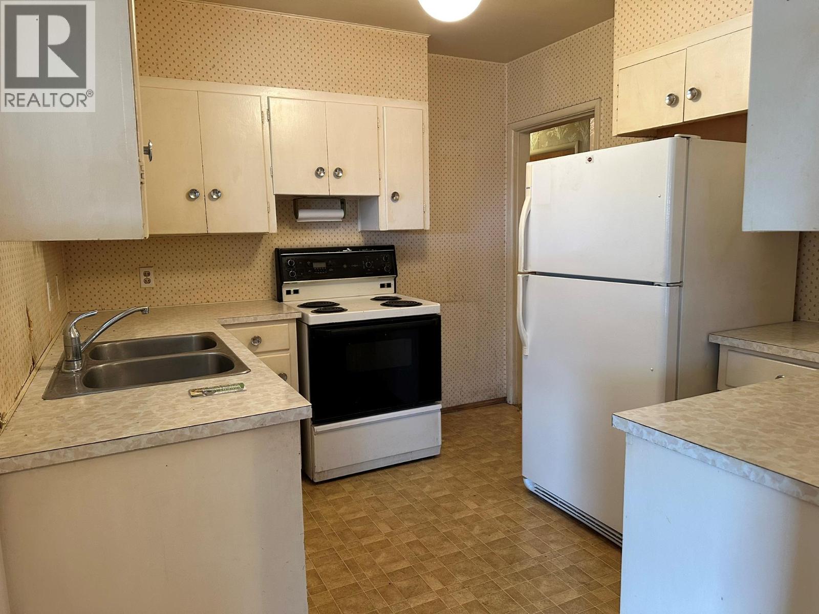 3306 Pleasant Valley Road, Vernon, British Columbia  V1T 4L5 - Photo 9 - 10378490