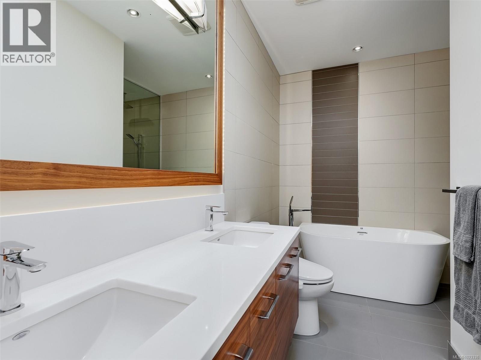 10303 Resthaven Dr, Sidney, British Columbia  V8L 3H2 - Photo 31 - 1023338