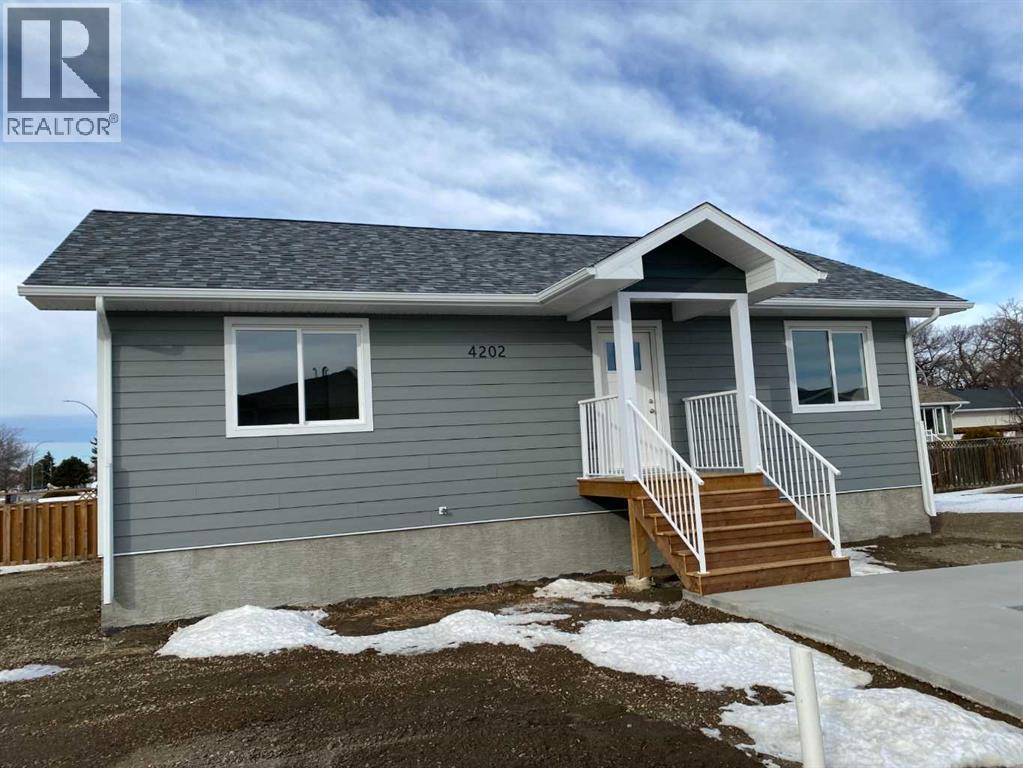 4202 57 Street, Taber, Alberta  T1G 0G8 - Photo 2 - A2291358