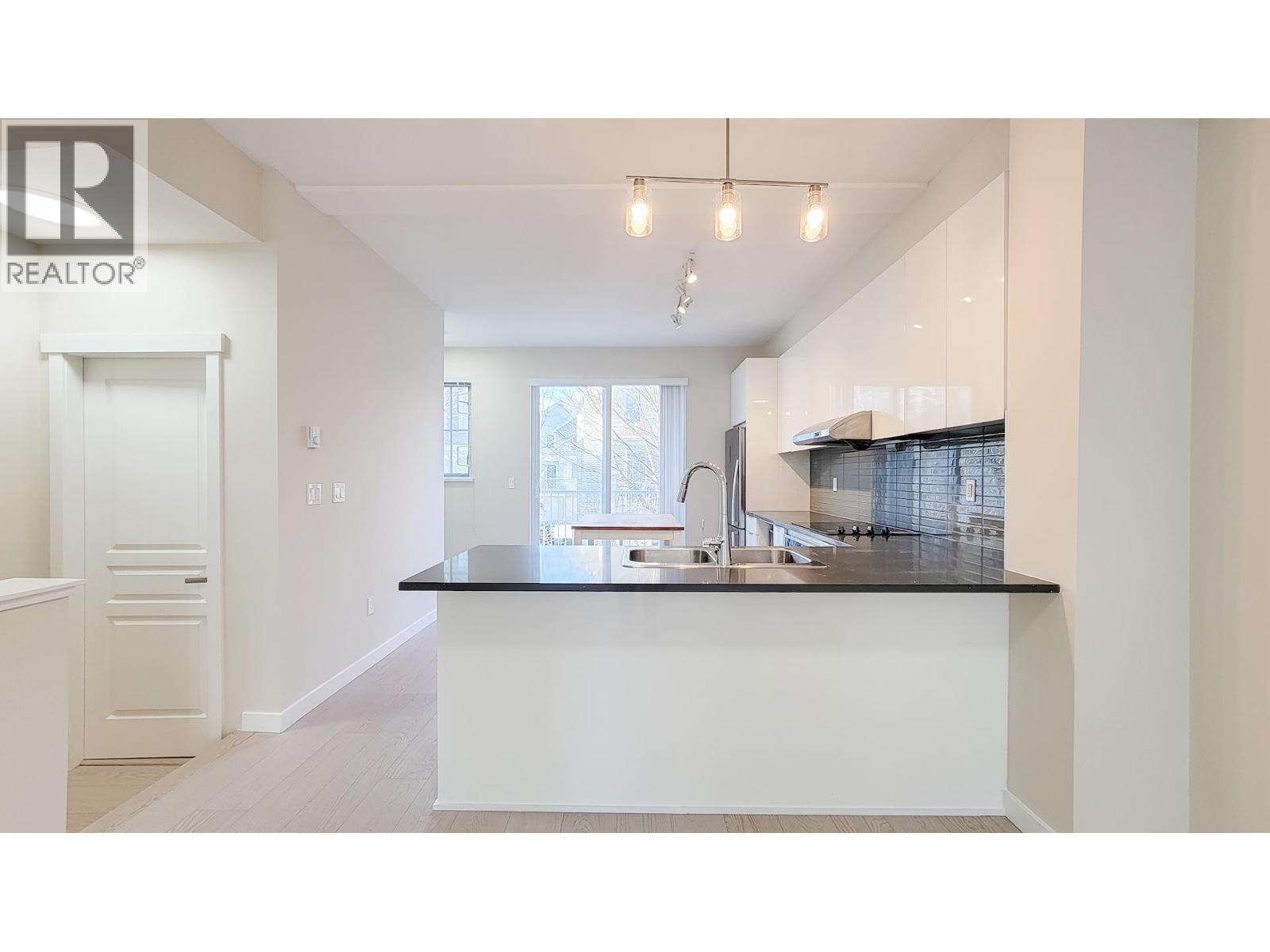 100 5550 Admiral Way, Delta, British Columbia  V4K 0C4 - Photo 5 - R3097682