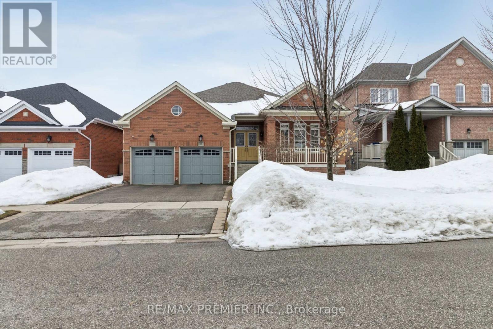 11 Eakins Drive E, Aurora, Ontario  L4G 0G7 - Photo 23 - N12863560