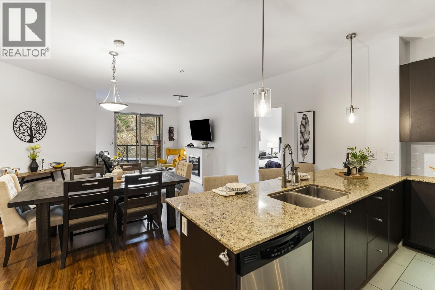 312 245 Ross Drive, New Westminster, British Columbia  V3L 0B6 - Photo 11 - R3097710