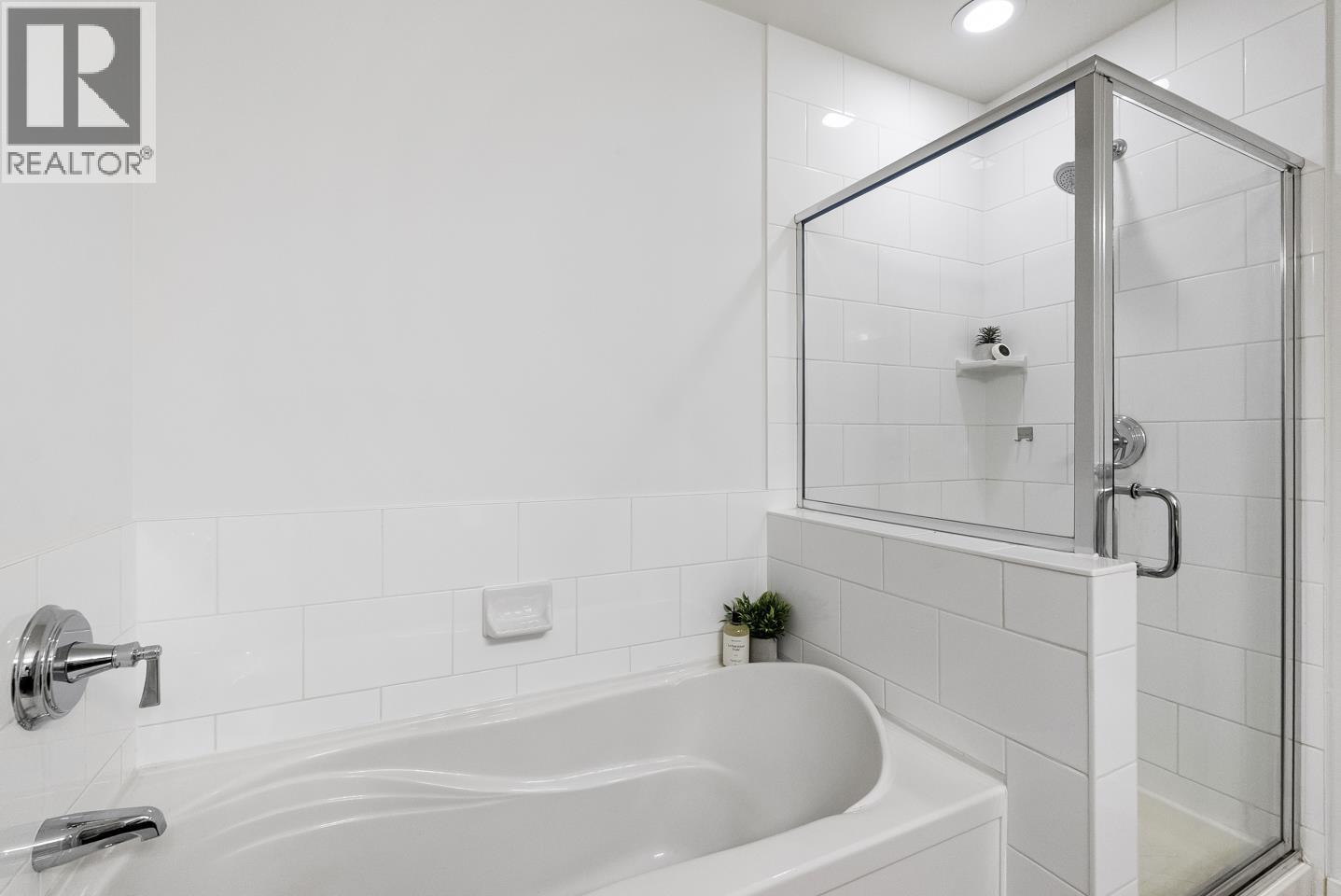 312 245 Ross Drive, New Westminster, British Columbia  V3L 0B6 - Photo 19 - R3097710