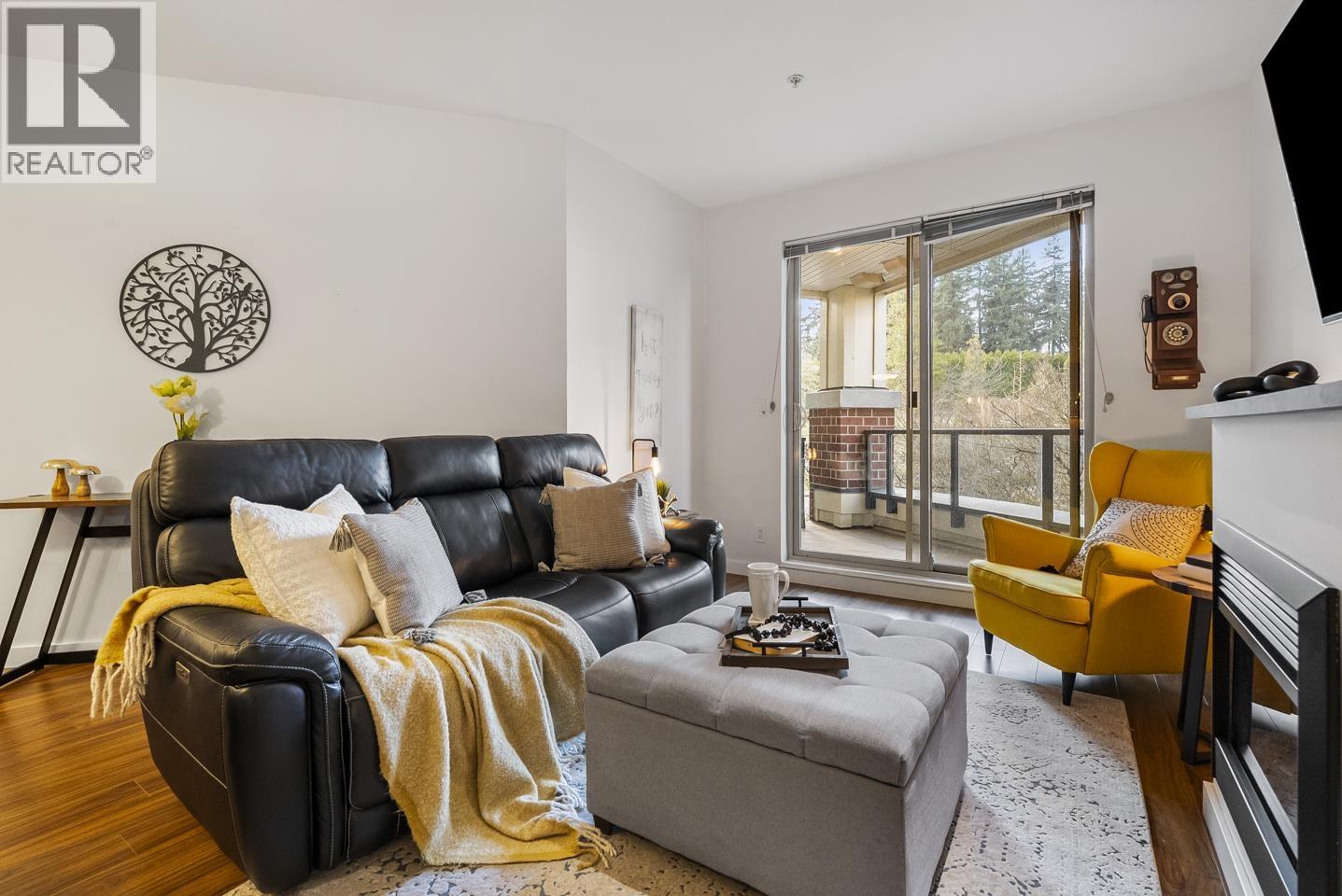 312 245 Ross Drive, New Westminster, British Columbia  V3L 0B6 - Photo 3 - R3097710