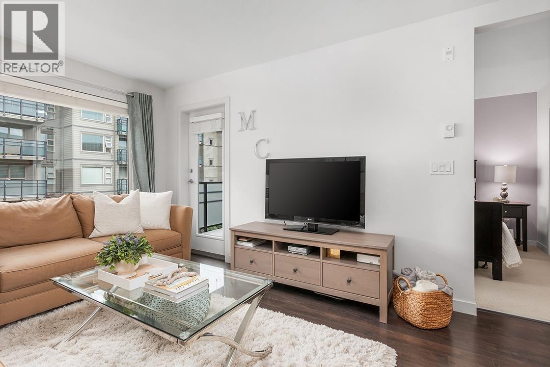 301 1673 Lloyd Avenue, North Vancouver, British Columbia  V7P 0A9 - Photo 3 - R3097721