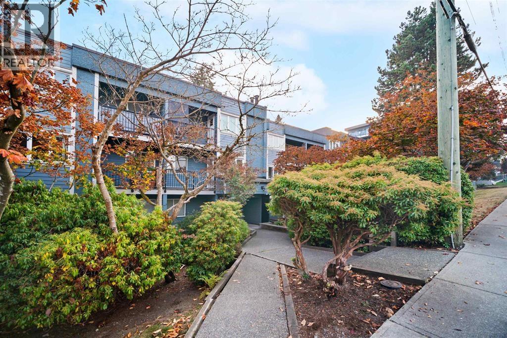 210 1122 King Albert Avenue, Coquitlam, British Columbia  V3J 1X7 - Photo 1 - R3097722